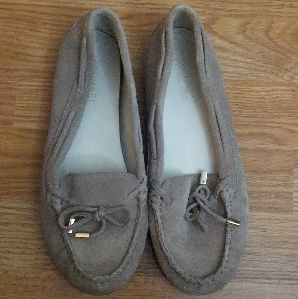 Micheal Kors  Women’s Tan Suede Loafers Shoes